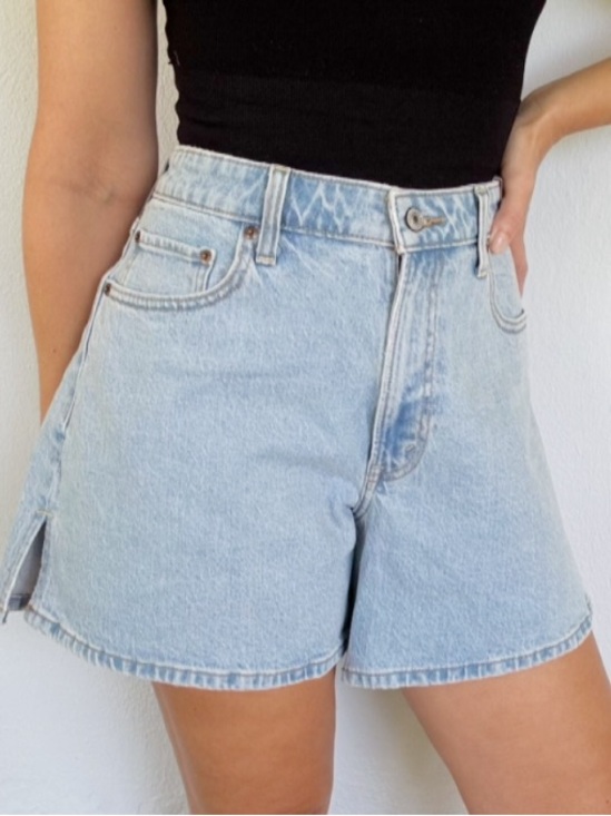 Abercrombie & Fitch Pants - Abercrombie & Fitch The Dad Short high rise light wash jean shorts size 31
